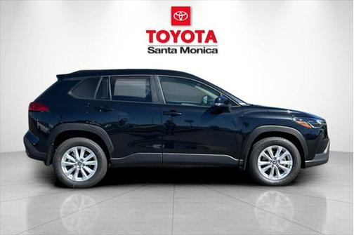 2025 Toyota Corolla Cross LE
