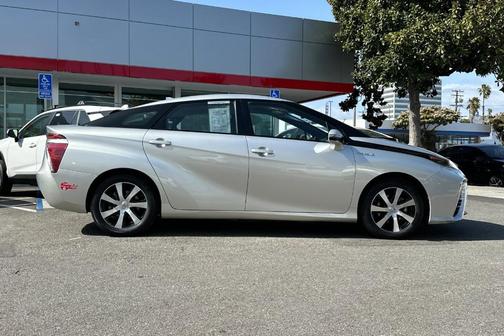 2017 Toyota Mirai Base