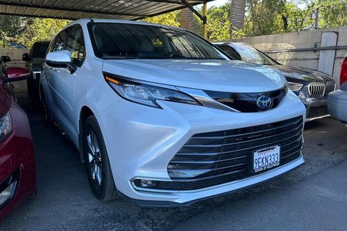 2023 Toyota Sienna Limited
