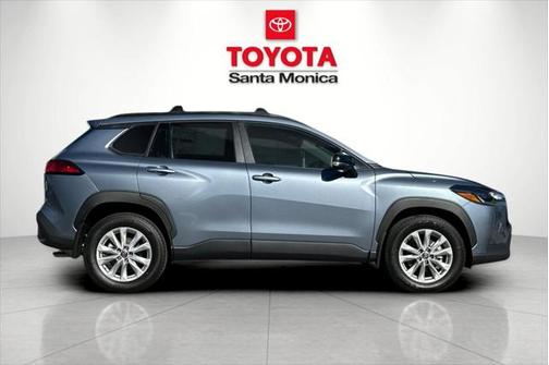 2025 Toyota Corolla Cross LE