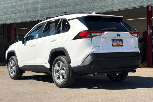 2022 Toyota RAV4 Hybrid LE