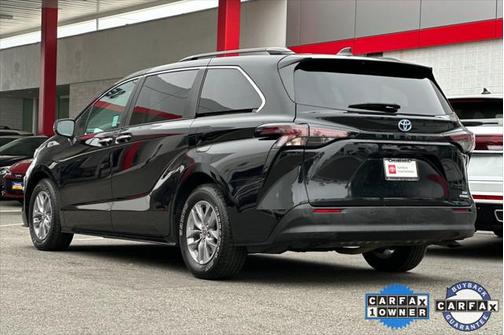 2023 Toyota Sienna XLE