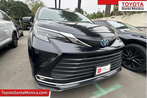 2023 Toyota Sienna XLE