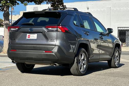 2023 Toyota RAV4 Hybrid XLE