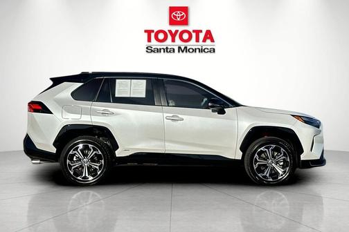 2025 Toyota RAV4 Hybrid SE