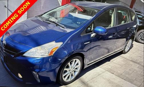 2014 Toyota Prius v Five