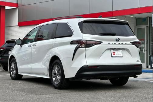2023 Toyota Sienna XLE 7 Passenger
