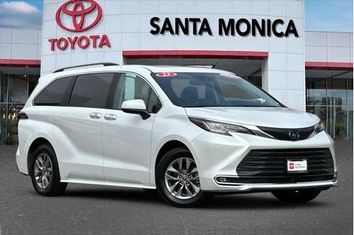 2023 Toyota Sienna XLE 7 Passenger