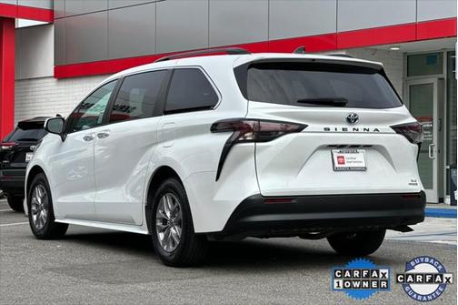 2023 Toyota Sienna XLE 7 Passenger