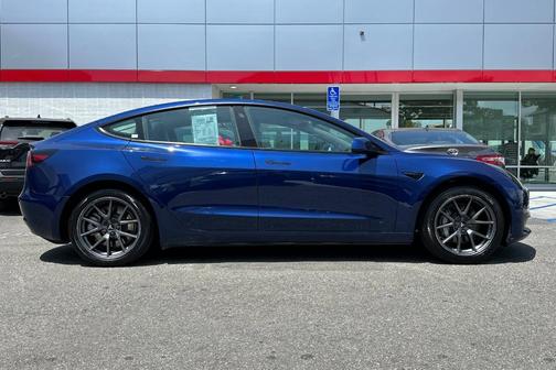 2023 Tesla Model 3 Base