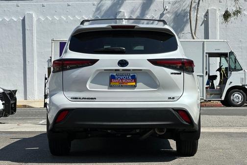 2024 Toyota Highlander Hybrid XLE