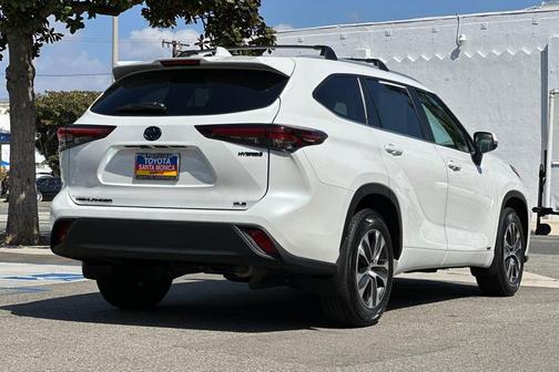 2024 Toyota Highlander Hybrid XLE