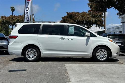2015 Toyota Sienna XLE