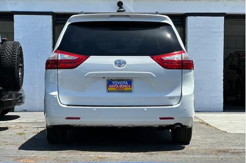 2015 Toyota Sienna XLE