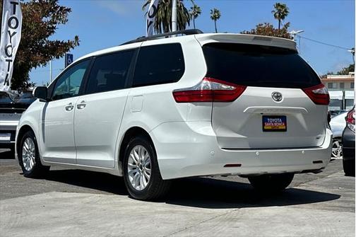 2015 Toyota Sienna XLE
