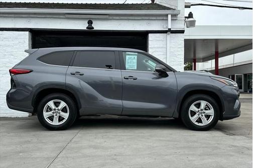 2023 Toyota Highlander LE