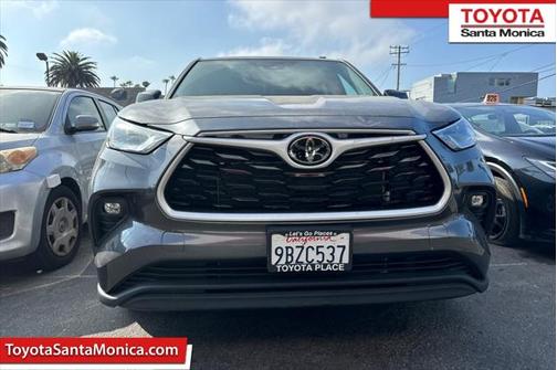 2022 Toyota Highlander LE