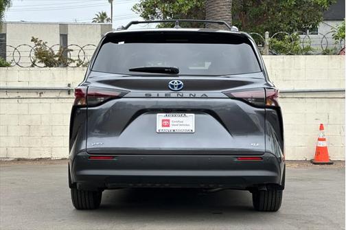 2025 Toyota Sienna XLE 8 Passenger