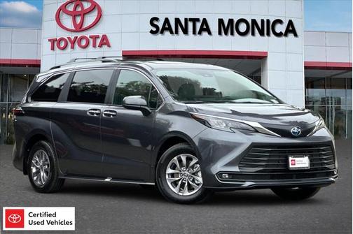 2025 Toyota Sienna XLE 8 Passenger