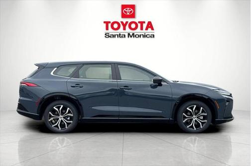2025 Toyota Crown Signia XLE