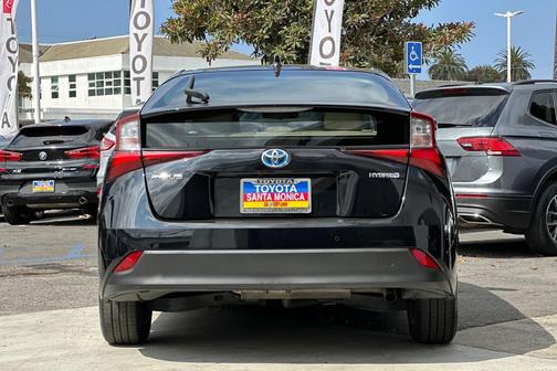 2021 Toyota Prius LE