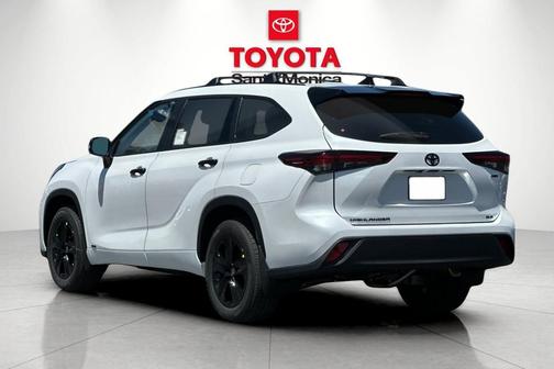 2025 Toyota Highlander Hybrid XLE
