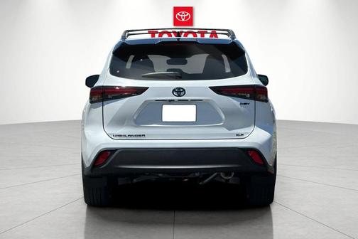 2025 Toyota Highlander Hybrid XLE