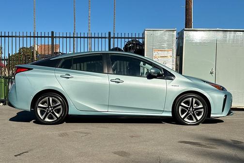 2019 Toyota Prius XLE