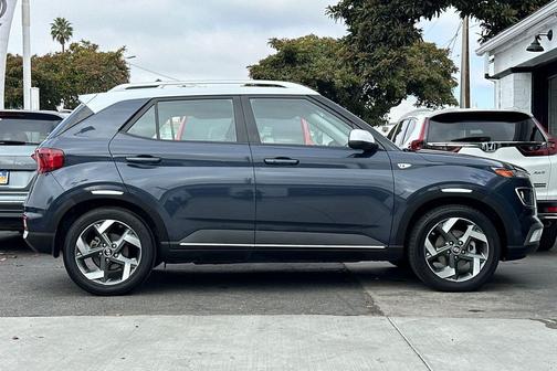 2023 Hyundai VENUE Limited