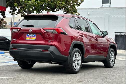 2021 Toyota RAV4 LE