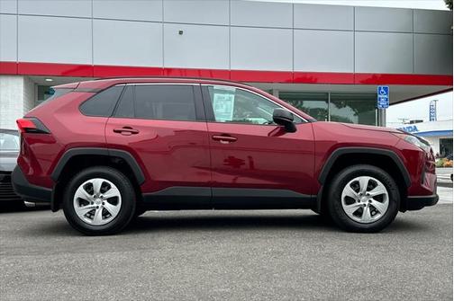 2021 Toyota RAV4 LE