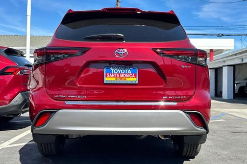 2026 Toyota Highlander Hybrid Platinum
