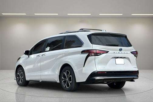 2025 Toyota Sienna Platinum 7 Passenger