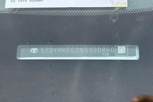 2022 Toyota Sienna XLE