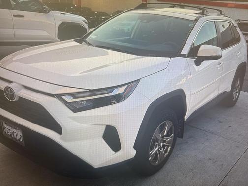 2023 Toyota RAV4 XLE