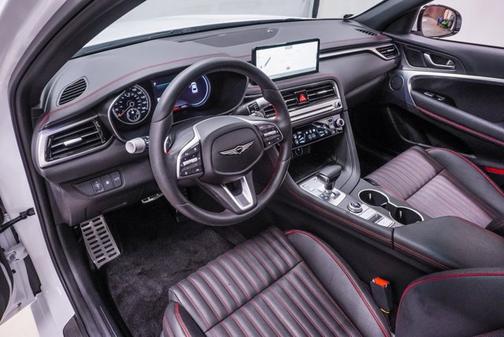 2025 Genesis G70 2.5T