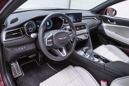 2025 Genesis G70 2.5T