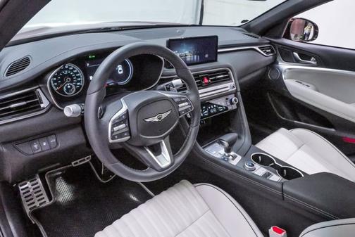2025 Genesis G70 2.5T