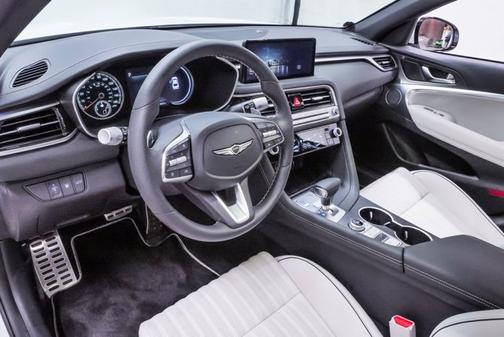 2025 Genesis G70 2.5T