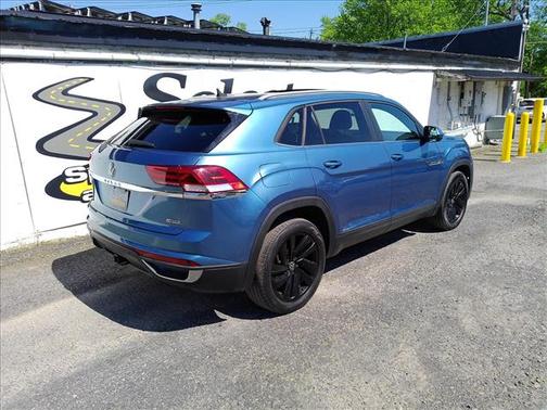 Blue 2020 Volkswagen Atlas Cross Sport 3.6L V6 SE w/Technology