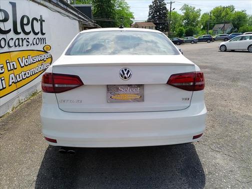 White 2017 Volkswagen Jetta 1.4T SE