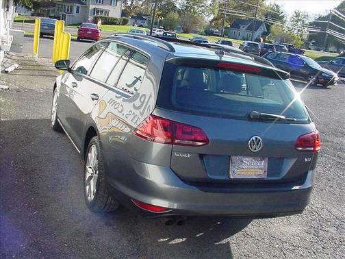 2015 Volkswagen Golf SportWagen TSI SE 4-Door