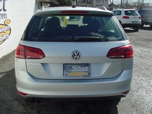 2016 Volkswagen Golf SportWagen TSI S 4-Door