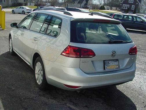 2016 Volkswagen Golf SportWagen TSI S 4-Door