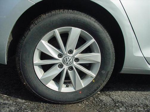 2016 Volkswagen Golf SportWagen TSI S 4-Door