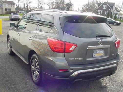 2019 Nissan Pathfinder S