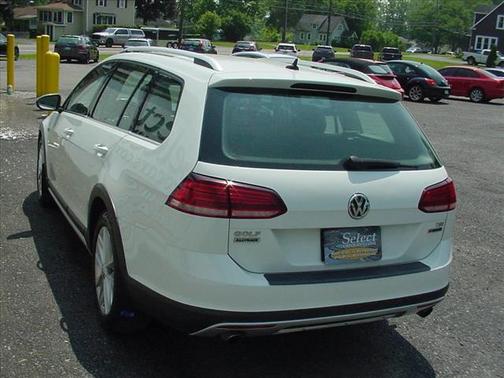 2018 Volkswagen Golf Alltrack TSI S
