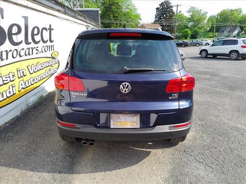 Blue 2016 Volkswagen Tiguan SE