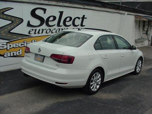 White 2017 Volkswagen Jetta 1.4T SE