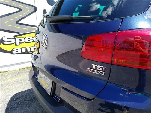 Blue 2016 Volkswagen Tiguan SE